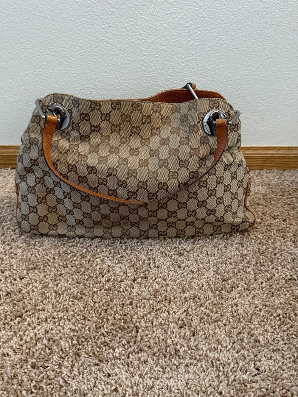 Gucci Beige GG Supreme Canvas Shoulder Bag with Tan Leather Trim